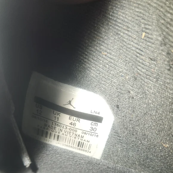 Jordan Gray Sneakers Mid-Top Nubuck Sneakers